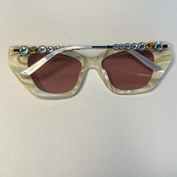 New -Gucci Silver ivory Crystal Cat Eye RunwayGg0641 Su… - Picture 9 of 15